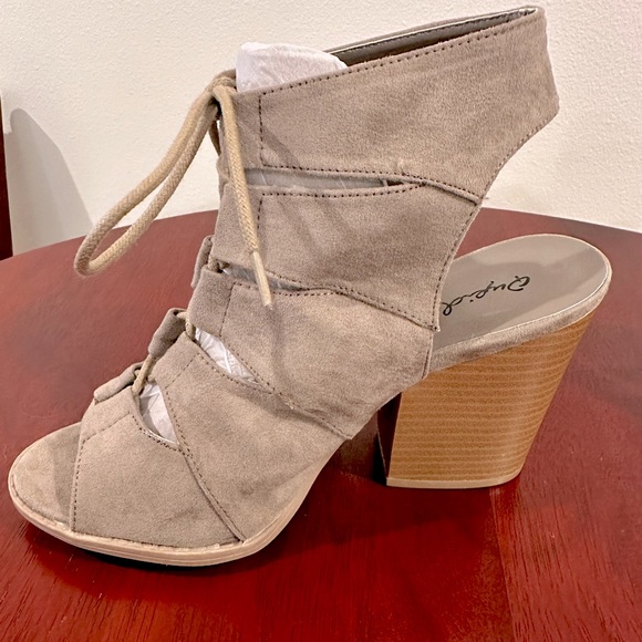 Lace Up Block Heels - Picture 13 of 16